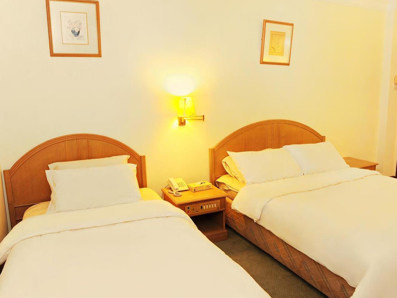 Borneo Hotel Kuching Ngoại thất bức ảnh